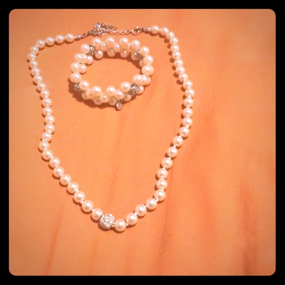 Necklace and bracelet
